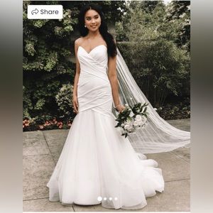 Essense of Australia Bridal Gown, street size 8